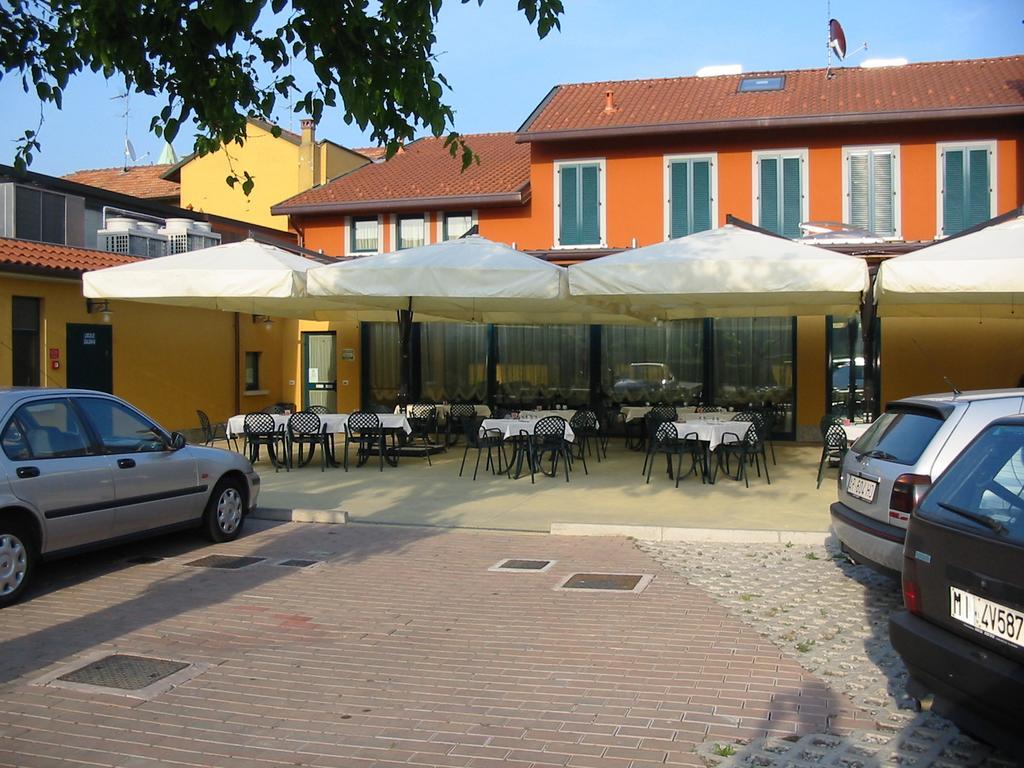 Hotel Ristorante Morus Бураго-ди-Мольгора Экстерьер фото